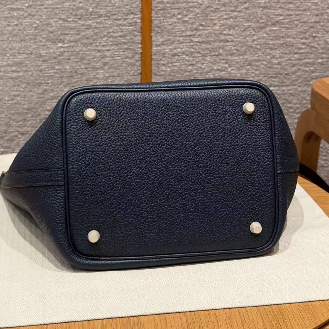 Hermes Picotin Lock 22 CM Bag Handmade In Taurillon Clemence Leather Gold Hardware 2Z Blue Nuit - Image 17