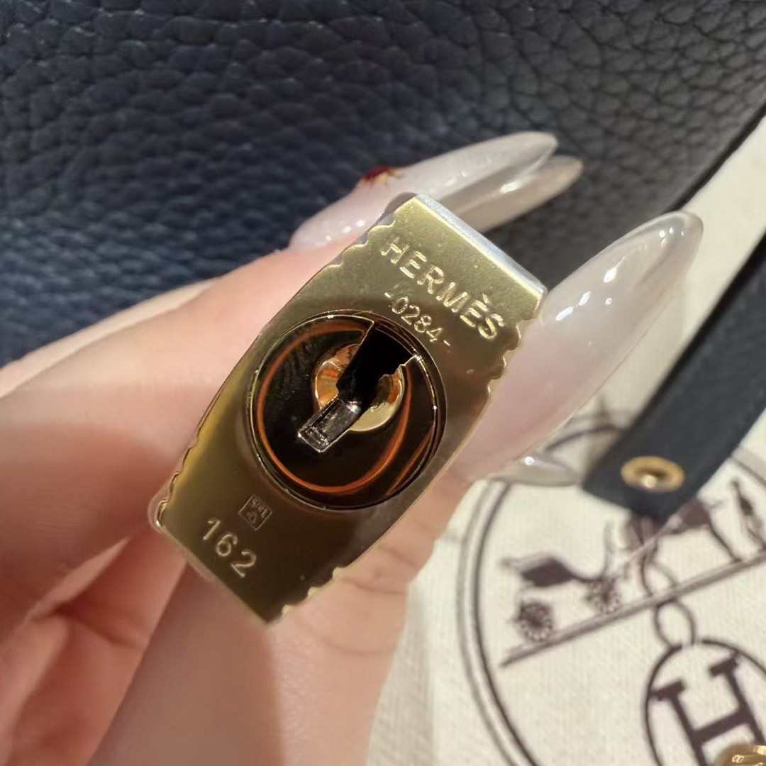 Hermes Picotin Lock 22 CM Bag Handmade In Taurillon Clemence Leather Gold Hardware 2Z Blue Nuit - Image 4