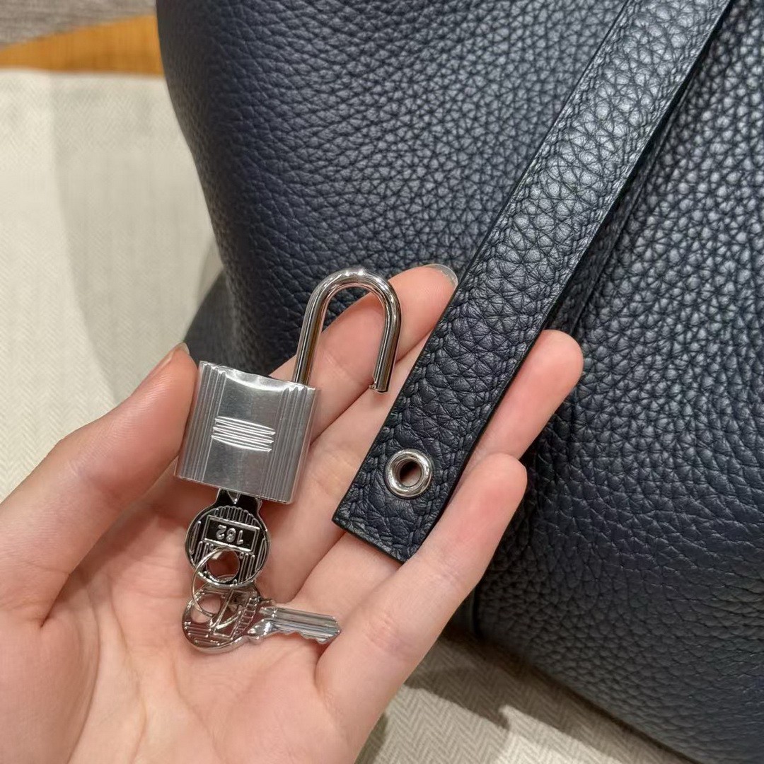 Hermes Picotin Lock 22 CM Bag Handmade In Taurillon Clemence Leather Silver Hardware 2Z Blue Nuit - Image 12