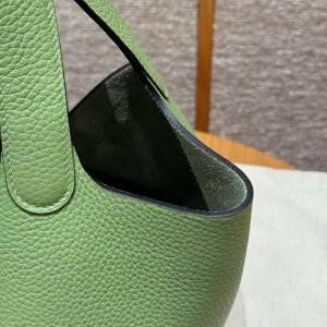 Hermes Picotin Lock 22 CM Bag Handmade In Taurillon Clemence Leather Silver Hardware 3i Vert Criquet - Image 6