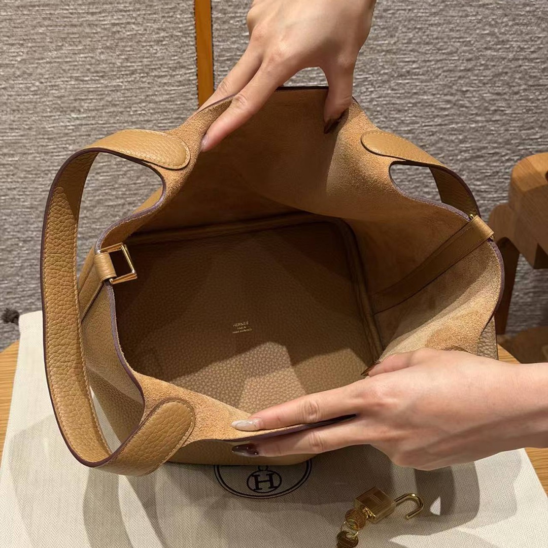 Hermes Picotin Lock 22 CM Bag Handmade In Taurillon Clemence Leather Gold Hardware 4B Biscuit - Image 13