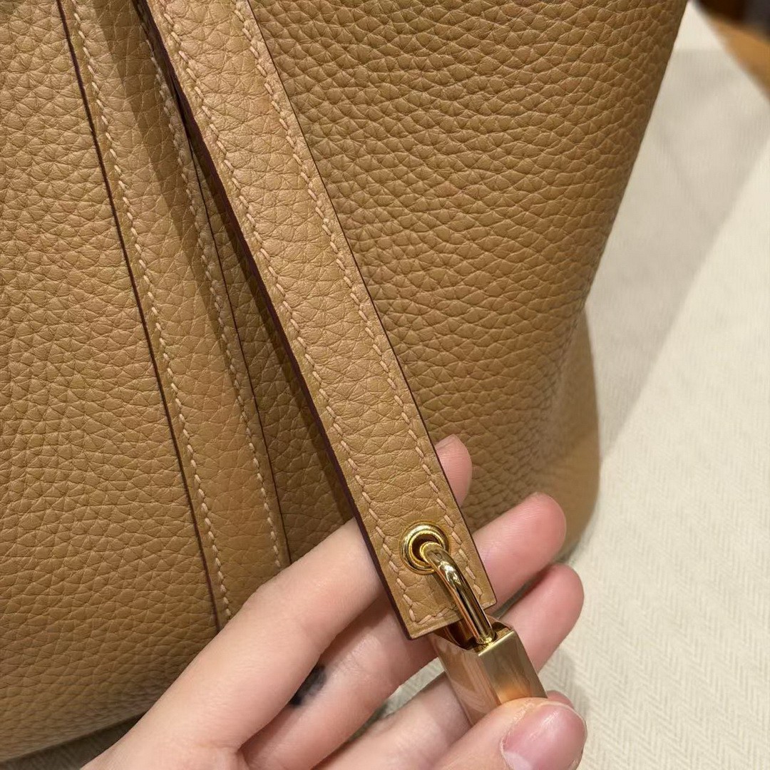 Hermes Picotin Lock 22 CM Bag Handmade In Taurillon Clemence Leather Gold Hardware 4B Biscuit - Image 9