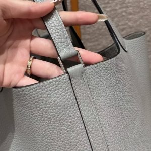 Hermes Picotin Lock 22 CM Bag Handmade In Taurillon Clemence Leather Silver Hardware 4Z Gris Mouette - Image 4