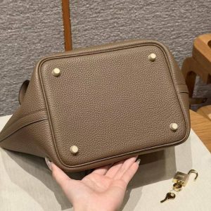 Hermes Picotin Lock 22 CM Bag Handmade In Taurillon Clemence Leather Gold Hardware D0 Beige de Weimar - Image 13
