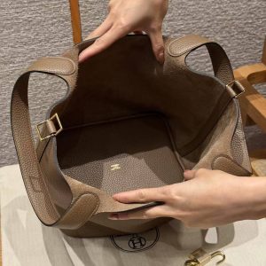 Hermes Picotin Lock 22 CM Bag Handmade In Taurillon Clemence Leather Gold Hardware D0 Beige de Weimar - Image 12