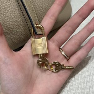 Hermes Picotin Lock 22 CM Bag Handmade In Taurillon Clemence Leather Gold Hardware S2 Trench - Image 7