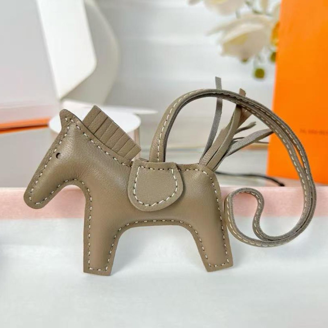 Hermes Rodeo PM Charm Horse Charm Milo Lambskin Etoupe H064929CAFK - Image 2