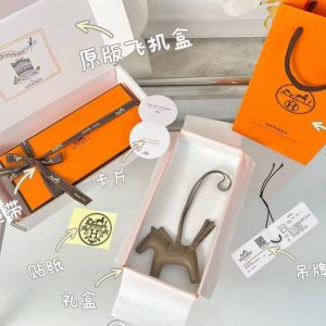 Hermes Rodeo PM Charm Horse Charm Milo Lambskin Etoupe H064929CAFK - Image 7