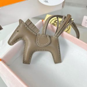 Hermes Rodeo PM Charm Horse Charm Milo Lambskin Etoupe H064929CAFK - Image 5