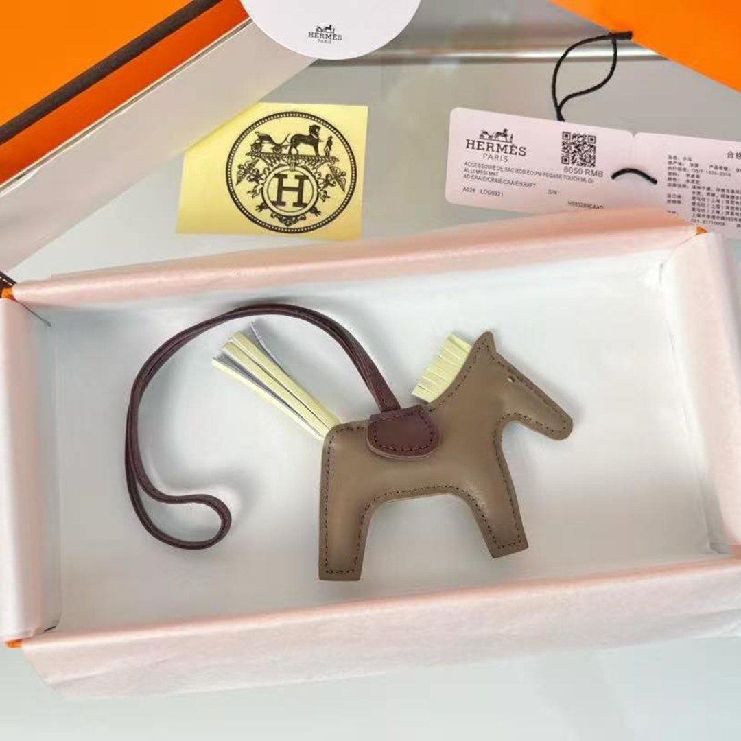 Hermes Rodeo PM Charm Horse Charm Milo Lambskin Etoupe -Jaune Milton - Rouge Sellier H064929CAEQ - Image 6