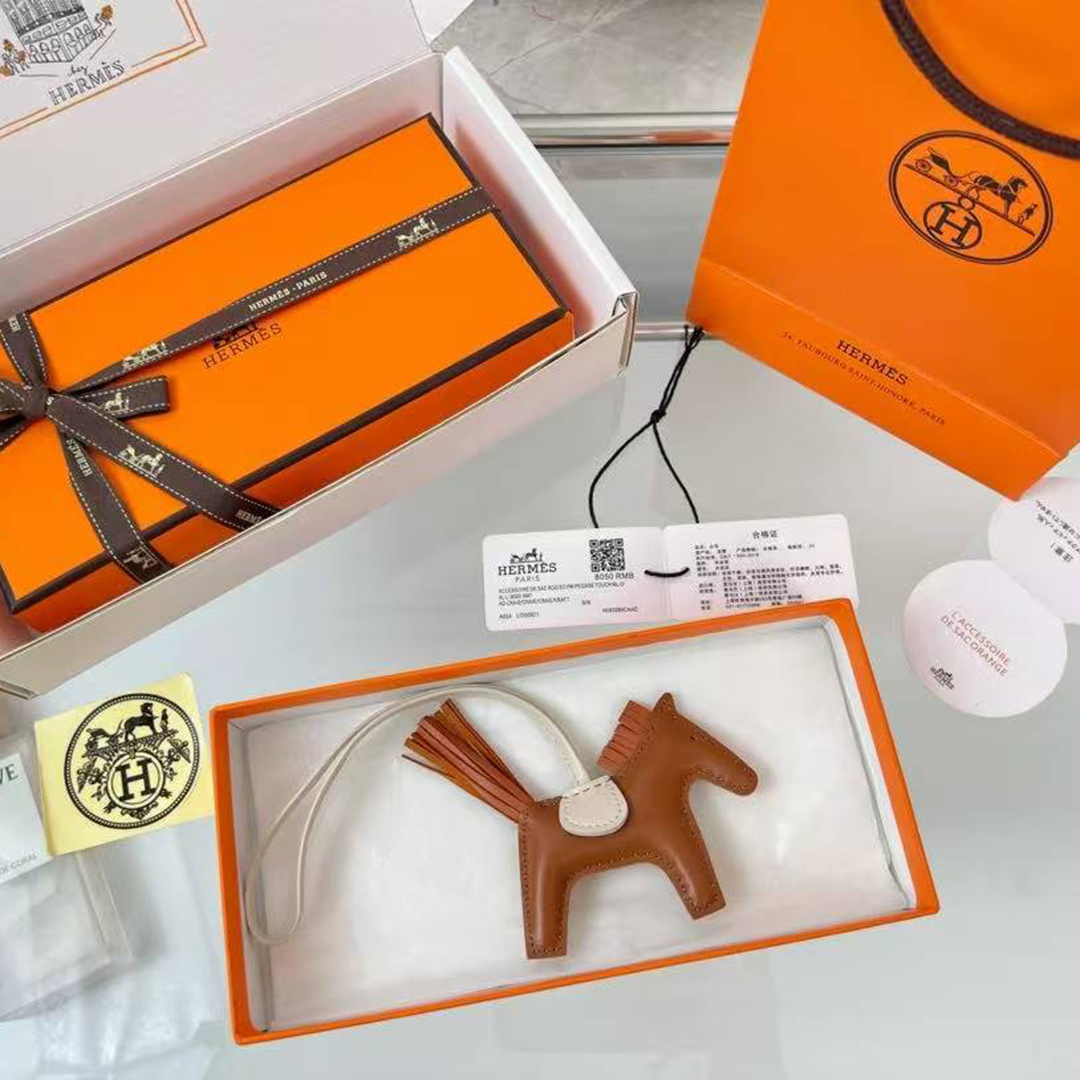 Hermes Rodeo PM Charm Horse Charm Milo Lambskin Gold - Pain D'épice - Craie H064929CAEC - Image 6
