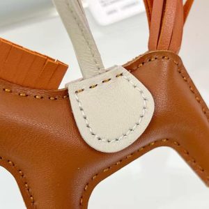 Hermes Rodeo PM Charm Horse Charm Milo Lambskin Gold - Pain D'épice - Craie H064929CAEC - Image 4