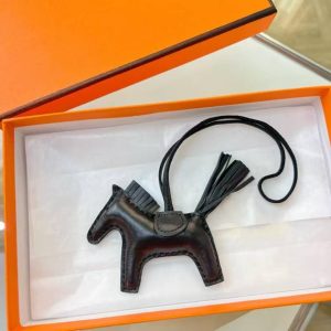 Hermes Rodeo PM Charm Horse Charm Milo Lambskin Noir H064929CAAJ - Image 7