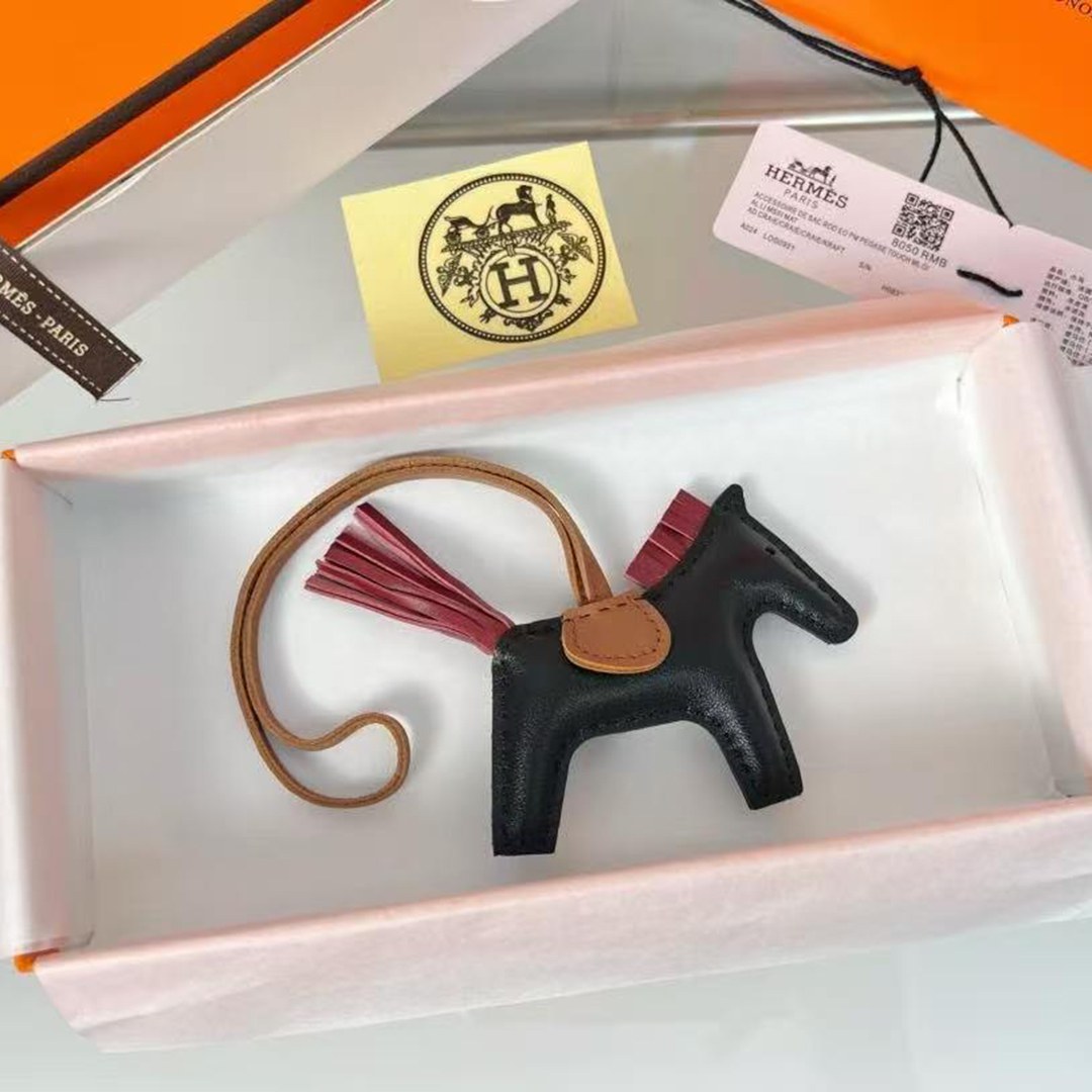 Hermes Rodeo PM Charm Horse Charm Milo Lambskin Noir - Sienne - Gold H064929CAEG - Image 5