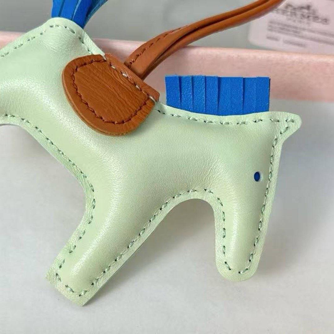 Hermes Rodeo PM Charm Horse Charm Milo Lambskin Vert Fizz - Bleu Zanzibar - Gold H064929CAER - Image 5