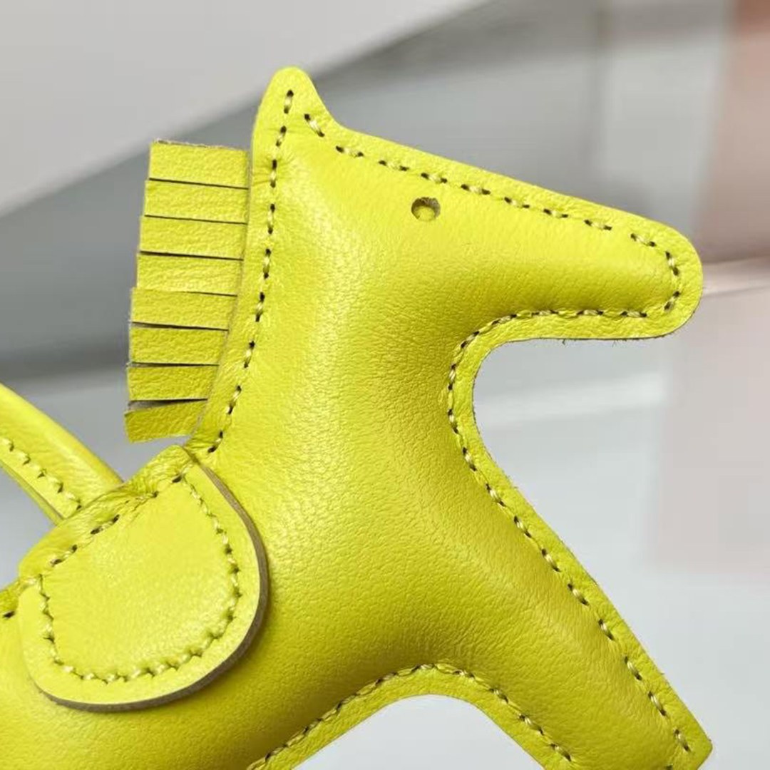 Hermes Rodeo PM Charm Milo Lambskin Lime H064929CADX - Image 5