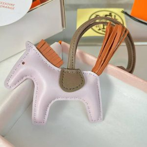 Hermes Rodeo PM Charm Milo Lambskin Mauve Pâle - Pain D'épice -Beige Marfa H064929CAEM - Image 5