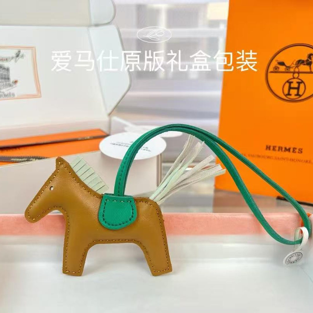 Hermes Rodeo PM Charm Milo Lambskin Sésame Vert Fizz Menthe H064929CAEB - Image 6