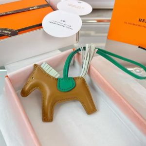 Hermes Rodeo PM Charm Milo Lambskin Sésame Vert Fizz Menthe H064929CAEB - Image 5