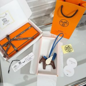 Hermes Rodeo Pegase PM Charm Milo Lambskin and Swift Calfskin Chocolat Bleu de France Craie H083010CACY - Image 9
