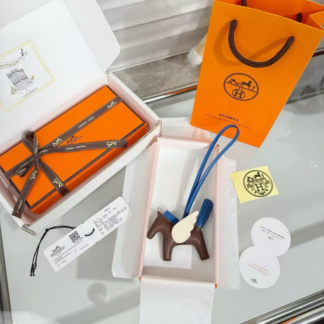 Hermes Rodeo Pegase PM Charm Milo Lambskin and Swift Calfskin Chocolat Bleu de France Craie H083010CACY - Image 9