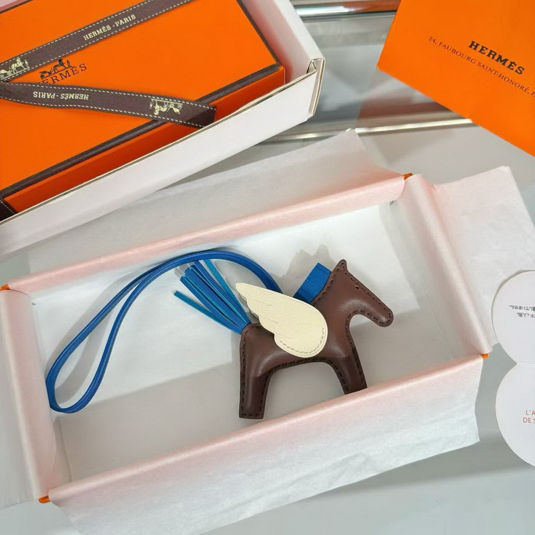 Hermes Rodeo Pegase PM Charm Milo Lambskin and Swift Calfskin Chocolat Bleu de France Craie H083010CACY - Image 8