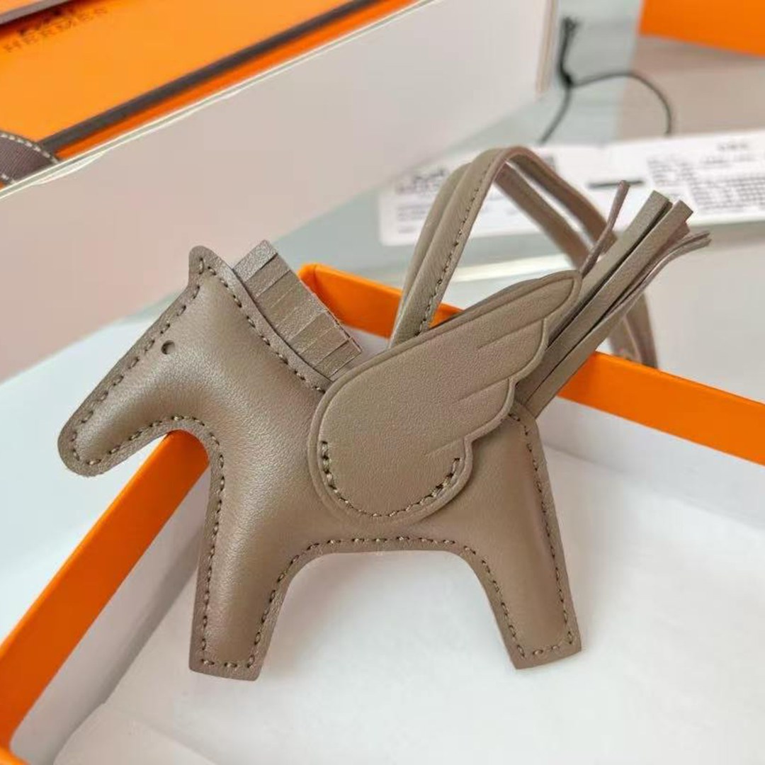 Hermes Rodeo Pegase PM Charm Milo Lambskin and Swift Calfskin Etoupe H083010CACC - Image 6