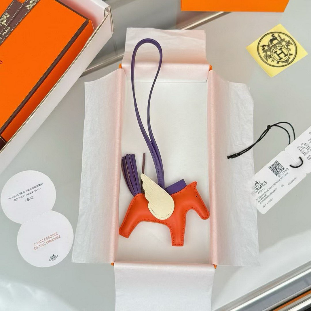 Hermes Rodeo Pegase PM Charm Milo Lambskin and Swift Calfskin Feu Purple Nata H083010CAEK - Image 11