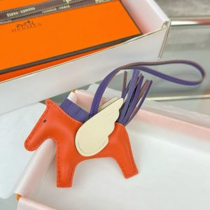 Hermes Rodeo Pegase PM Charm Milo Lambskin and Swift Calfskin Feu Purple Nata H083010CAEK - Image 9