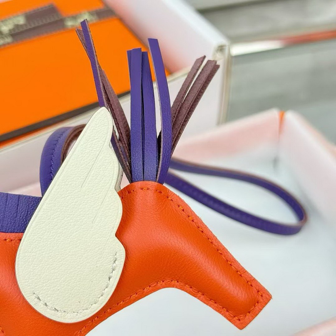 Hermes Rodeo Pegase PM Charm Milo Lambskin and Swift Calfskin Feu Purple Nata H083010CAEK - Image 4