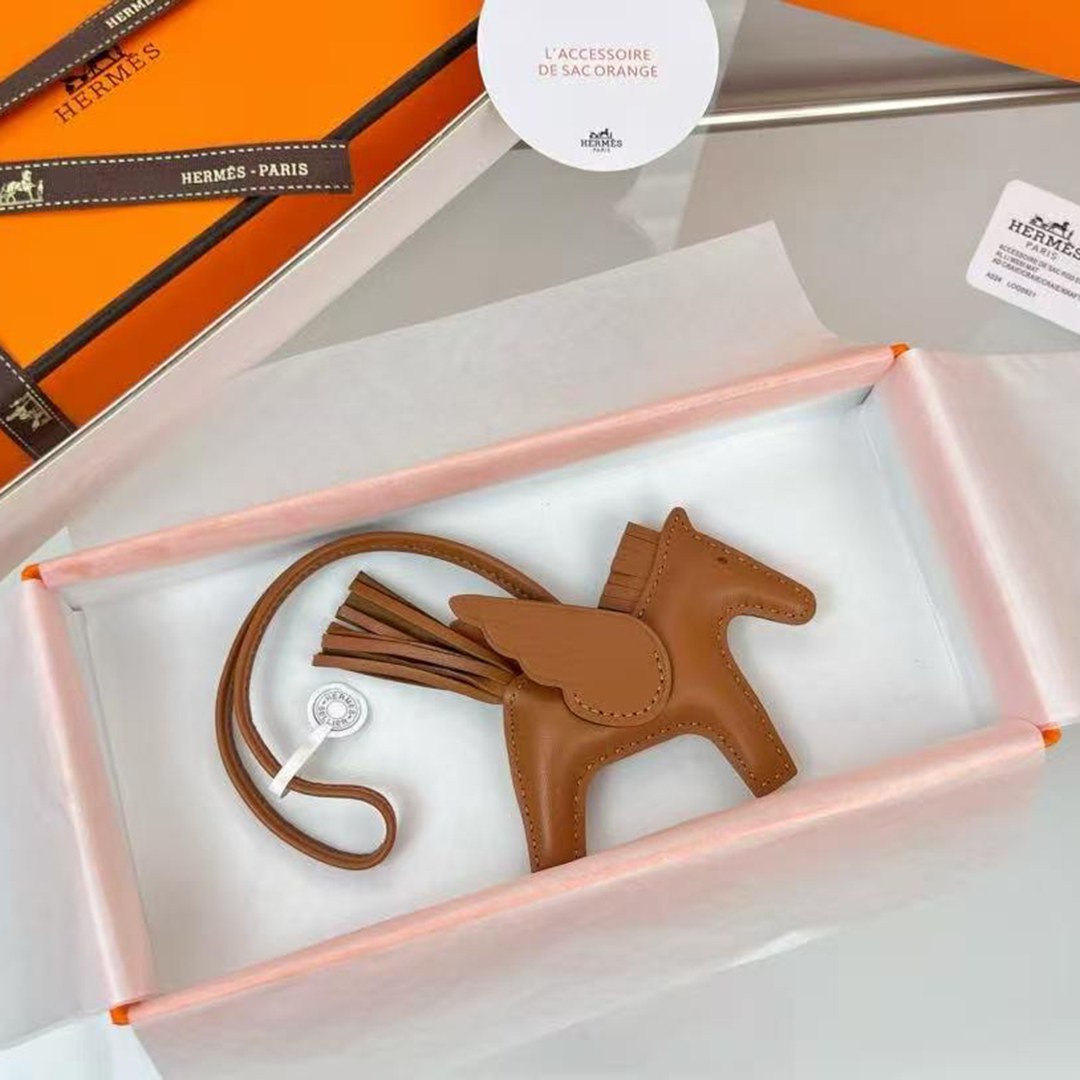 Hermes Rodeo Pegase PM Charm Milo Lambskin and Swift Calfskin Gold H083010CABI - Image 6