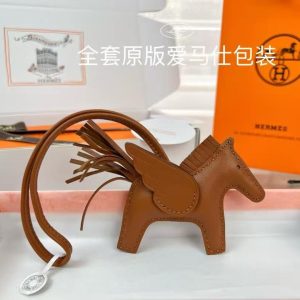Hermes Rodeo Pegase PM Charm Milo Lambskin and Swift Calfskin Gold H083010CABI - Image 4