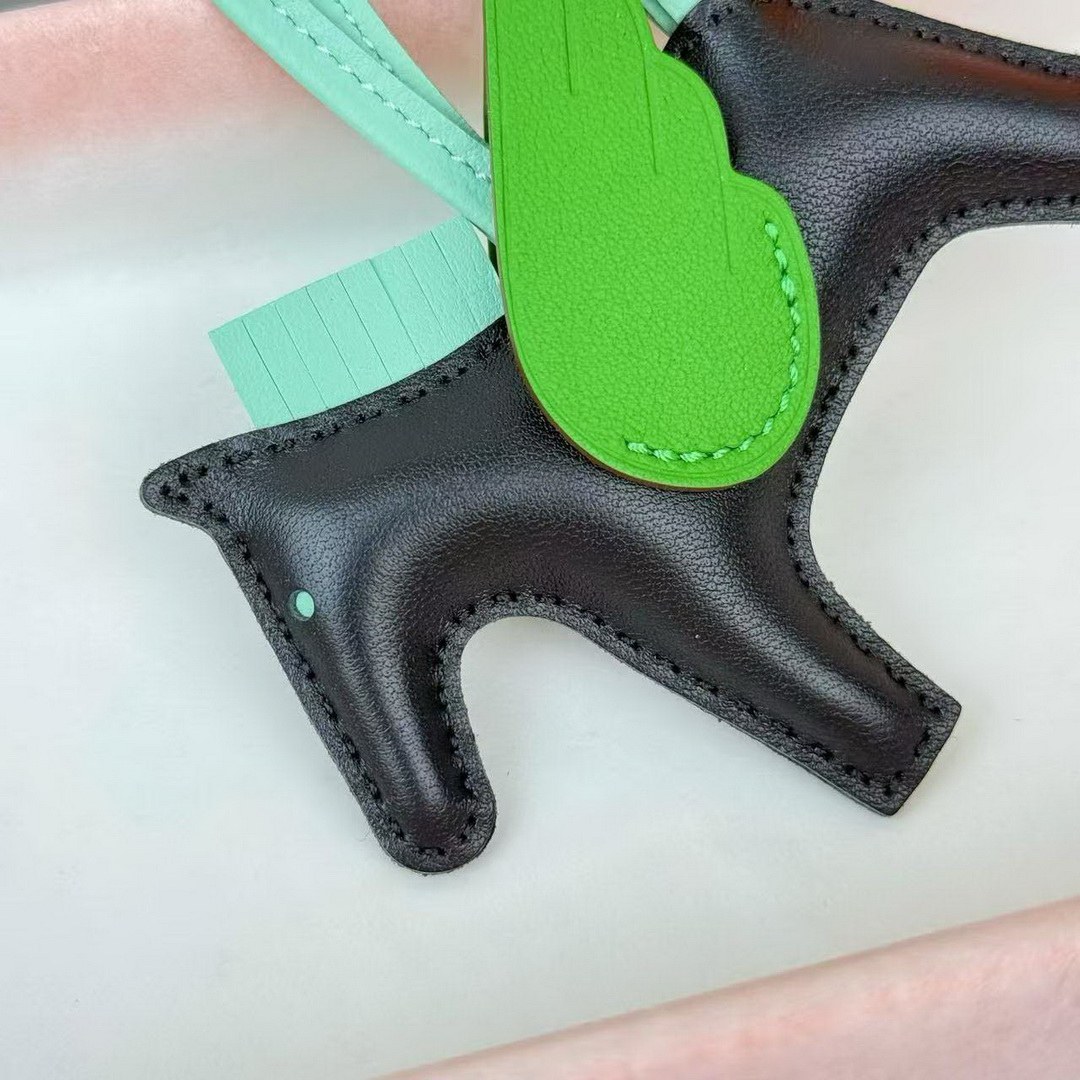 Hermes Rodeo Pegase PM Charm Milo Lambskin and Swift Calfskin Noir Vert Peppermint Vert Yucca H083010CAEM - Image 4