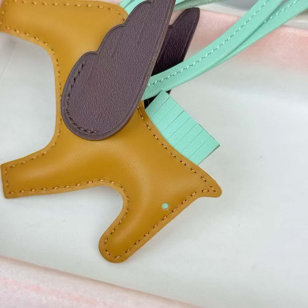 Hermes Rodeo Pegase PM Charm Milo Lambskin and Swift Calfskin Rouge Brique Sésame Vert Peppermint H083010CAEG - Image 3
