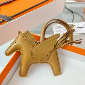 Hermes Rodeo Pegase PM Charm Milo Lambskin and Swift Calfskin Sésame H083010CABZ - Image 6