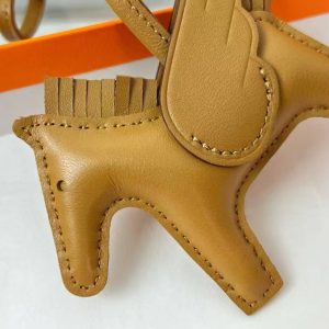Hermes Rodeo Pegase PM Charm Milo Lambskin and Swift Calfskin Sésame H083010CABZ - Image 3