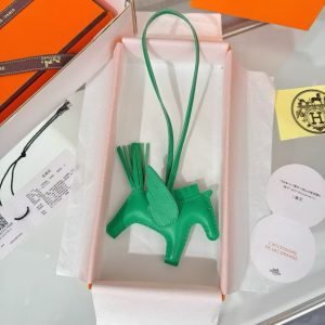 Hermes Rodeo Pegase PM Charm Milo Lambskin and Swift Calfskin Vert Comics H083010CABG - Image 3