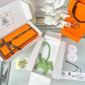 Hermes Rodeo Pegase PM Charm Milo Lambskin and Swift Calfskin Vert Criquet H083010CACA - Image 7