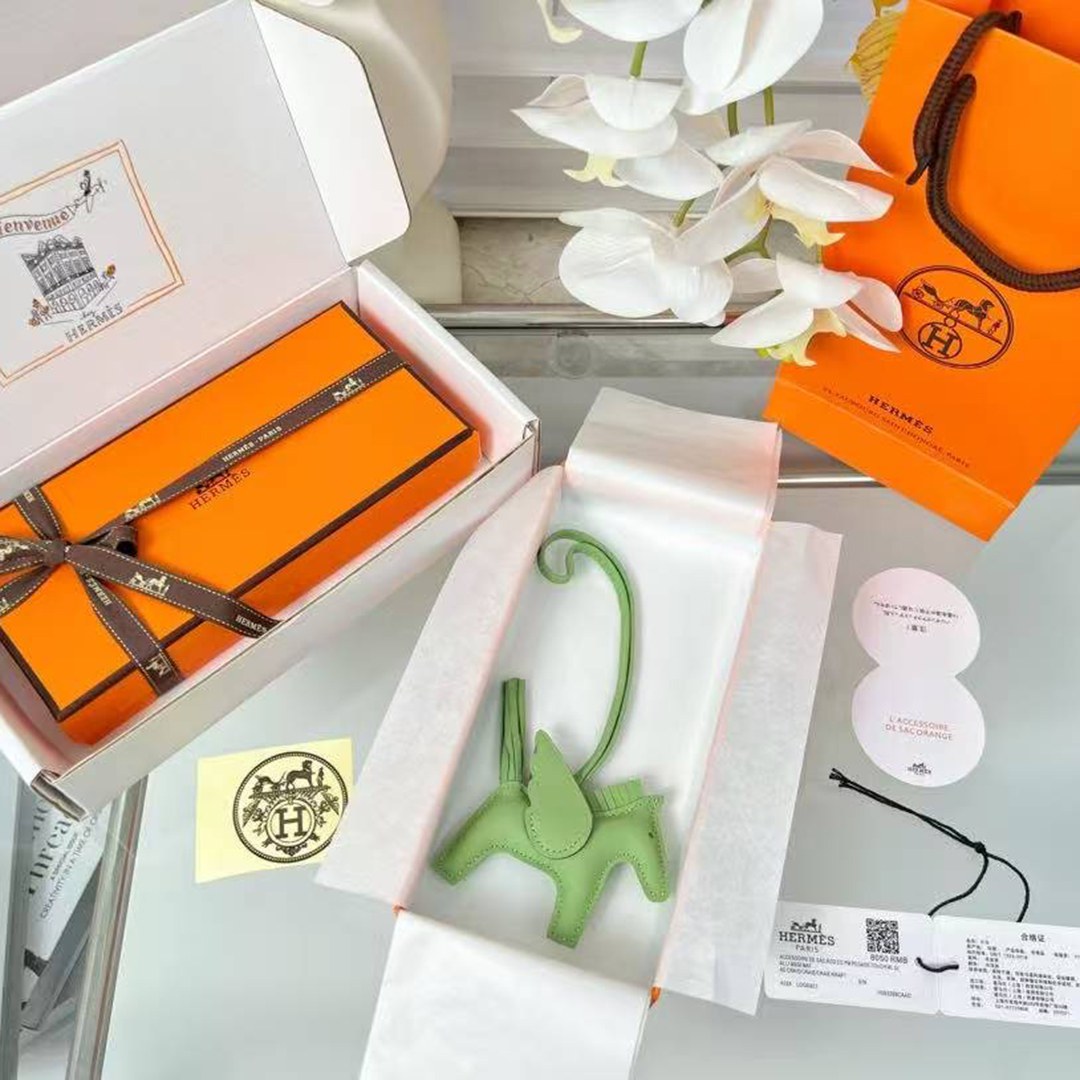 Hermes Rodeo Pegase PM Charm Milo Lambskin and Swift Calfskin Vert Criquet H083010CACA - Image 7