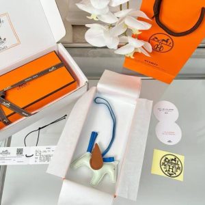 Hermes Rodeo Pegase PM Charm Milo Lambskin and Swift Calfskin Vert Fizz Bleu Zanzibar Gold H083010CACF - Image 7