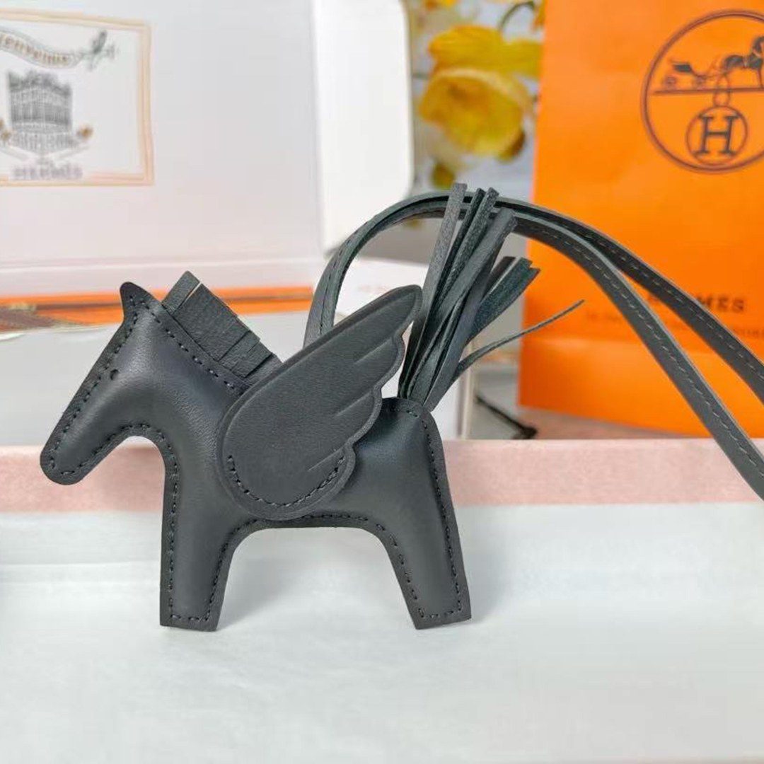 Hermes Rodeo Pegase PM Charm Milo Lambskin and Swift Calfskin Vert Mangrove H083010CAED - Image 2