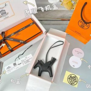 Hermes Rodeo Pegase PM Charm Milo Lambskin and Swift Calfskin Vert Mangrove H083010CAED - Image 7