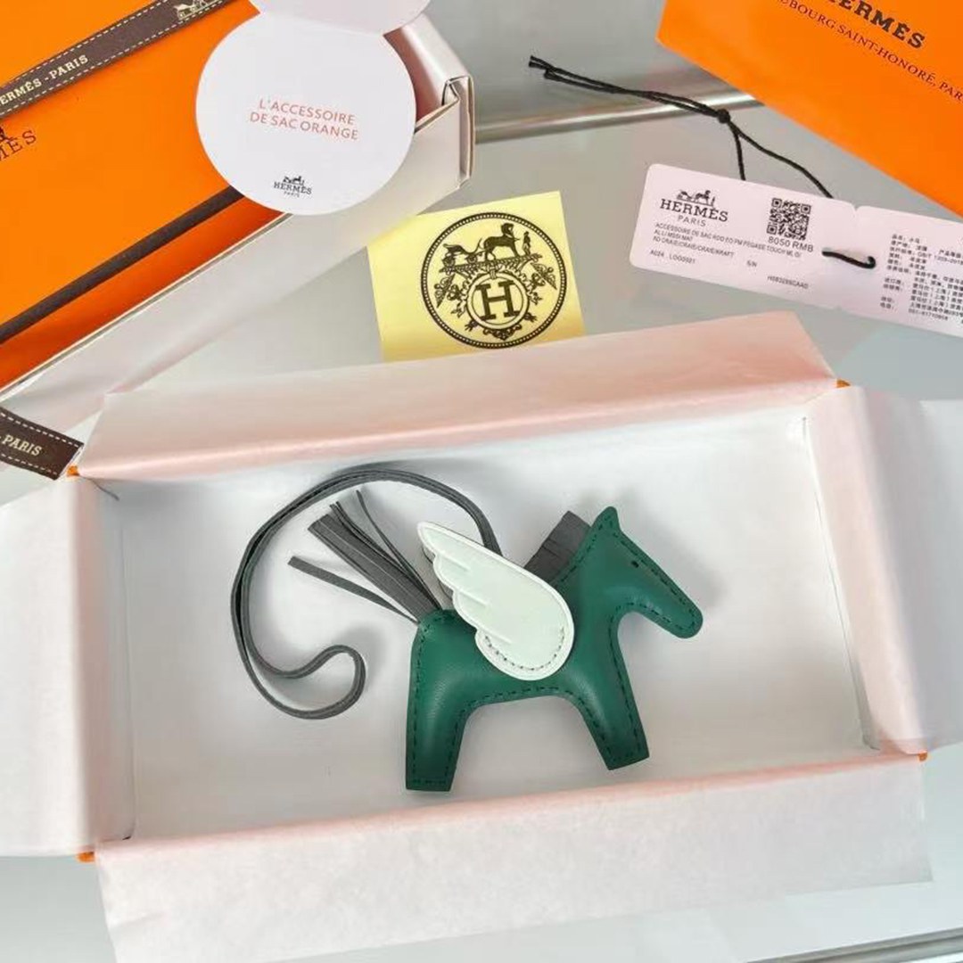Hermes Rodeo Pegase PM Charm Milo Lambskin and Swift Calfskin Vert Moyen Ardoise Vert Peppermint H083010CACU - Image 6