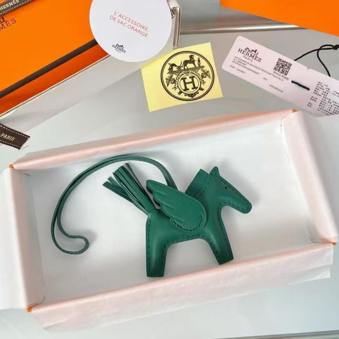 Hermes Rodeo Pegase PM Charm Milo Lambskin and Swift Calfskin Vert Moyen H083010CACP - Image 6