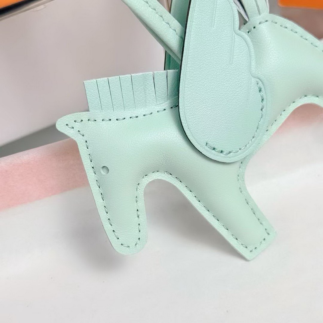 Hermes Rodeo Pegase PM Charm Milo Lambskin and Swift Calfskin Vert Peppermint H083010CACS - Image 4
