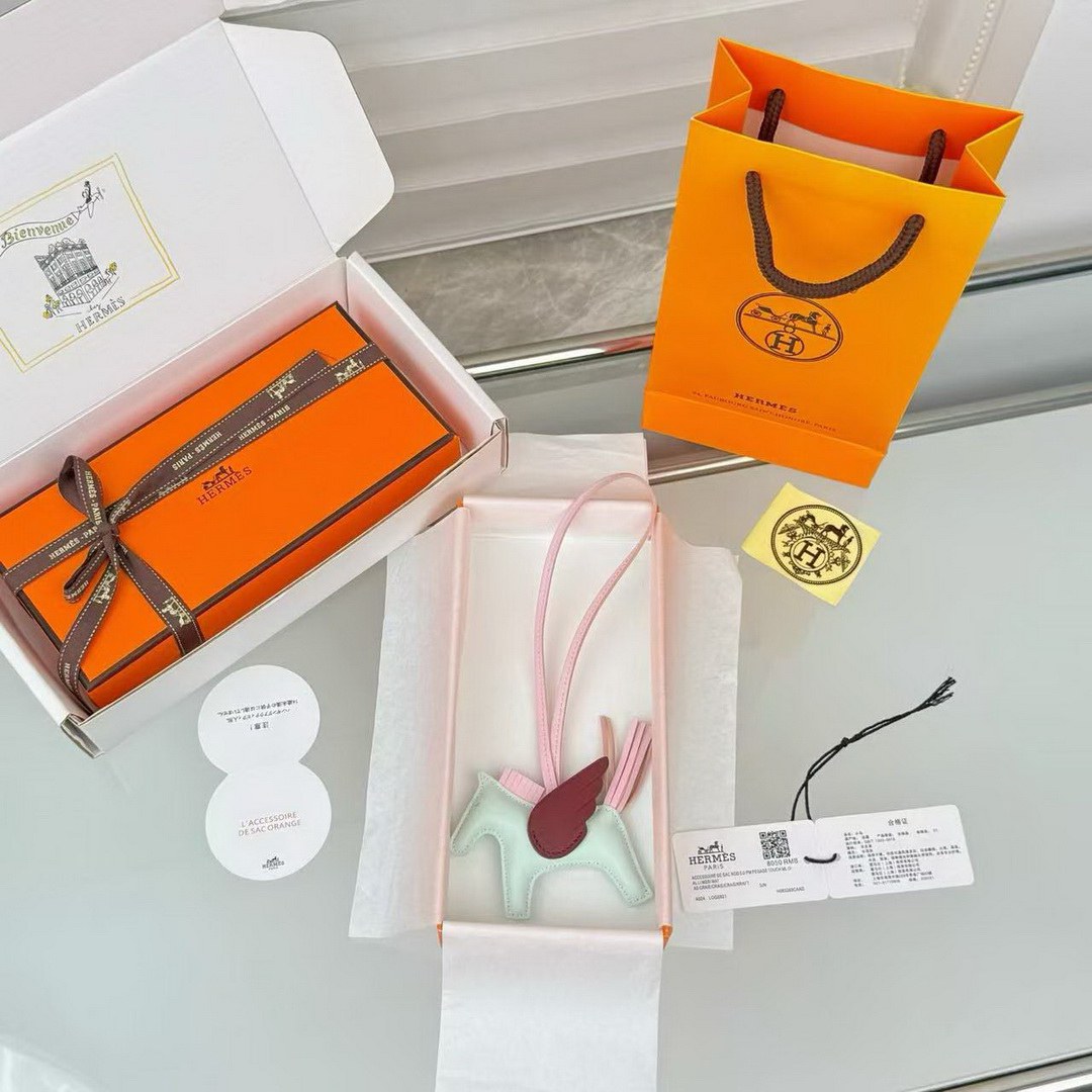 Hermes Rodeo Pegase PM Charm Milo Lambskin and Swift Calfskin Vert Peppermint Rose Sakura Rouge H H083010CAEP - Image 2