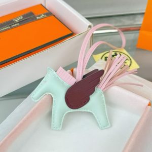 Hermes Rodeo Pegase PM Charm Milo Lambskin and Swift Calfskin Vert Peppermint Rose Sakura Rouge H H083010CAEP - Image 8