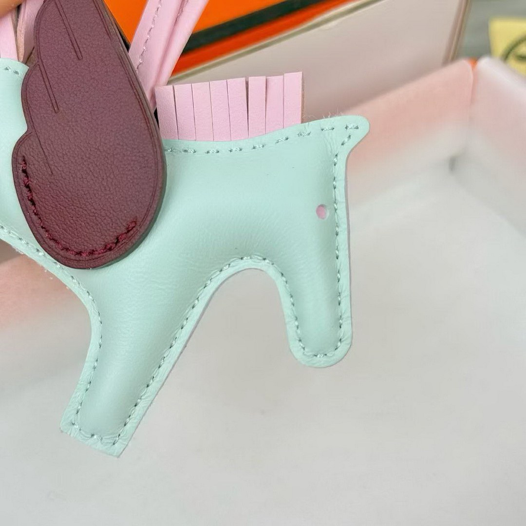 Hermes Rodeo Pegase PM Charm Milo Lambskin and Swift Calfskin Vert Peppermint Rose Sakura Rouge H H083010CAEP - Image 3
