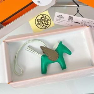 Hermes Rodeo Pegase PM Charm Milo Lambskin and Swift Calfskin Vert d'Eau Vert Fizz Étoupe H083010CACJ - Image 6