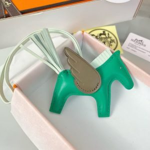 Hermes Rodeo Pegase PM Charm Milo Lambskin and Swift Calfskin Vert d'Eau Vert Fizz Étoupe H083010CACJ - Image 5